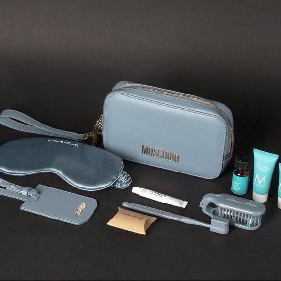Brand New China Airline X MOSCHINO Amenity Kit - Picture 2 of 3